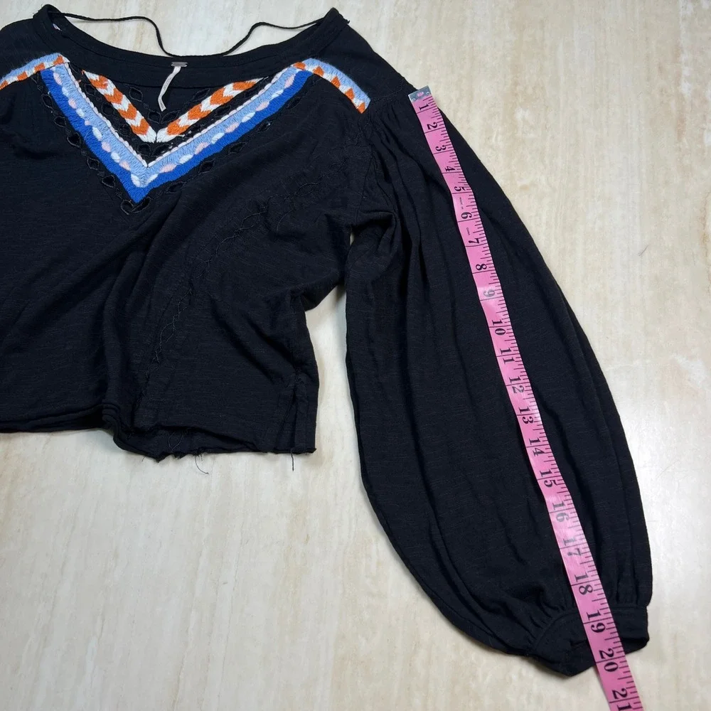 Free People Black Embroidered V Neck Long Sleeve Boho Cropped Top Shirt Size S